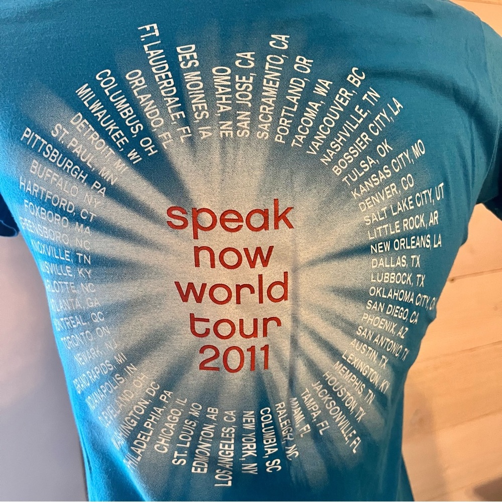 Rare 2011 Speak Now World Tour Taylor Swift T-Shirt - Picture 5 of 10